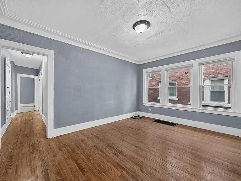 2025 Calvert St — Photo 13