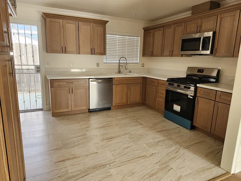 7752 Newman Ave #4 — Photo 3
