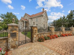 3407 Country Club Rd, Bronx, NY 10465