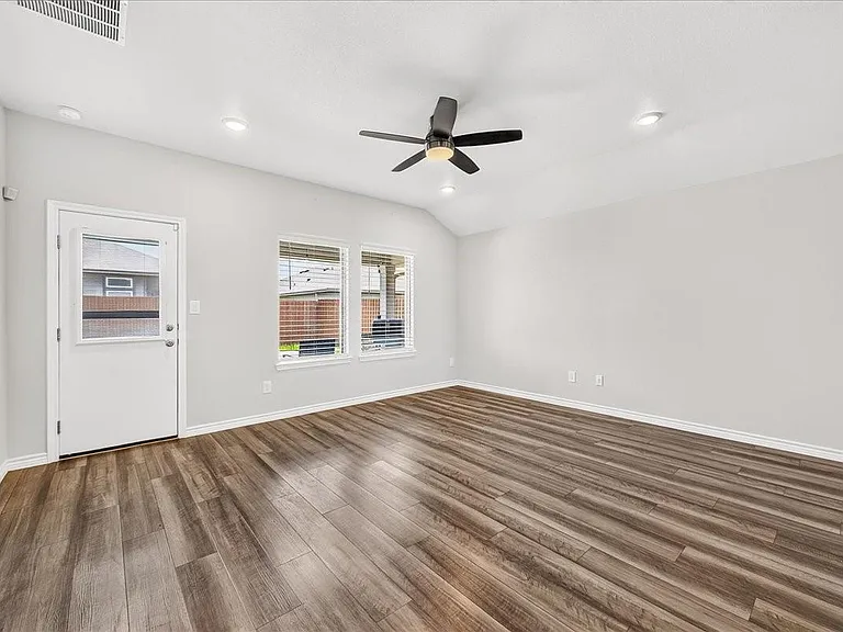 7826 Bullrider Dr — Photo 16