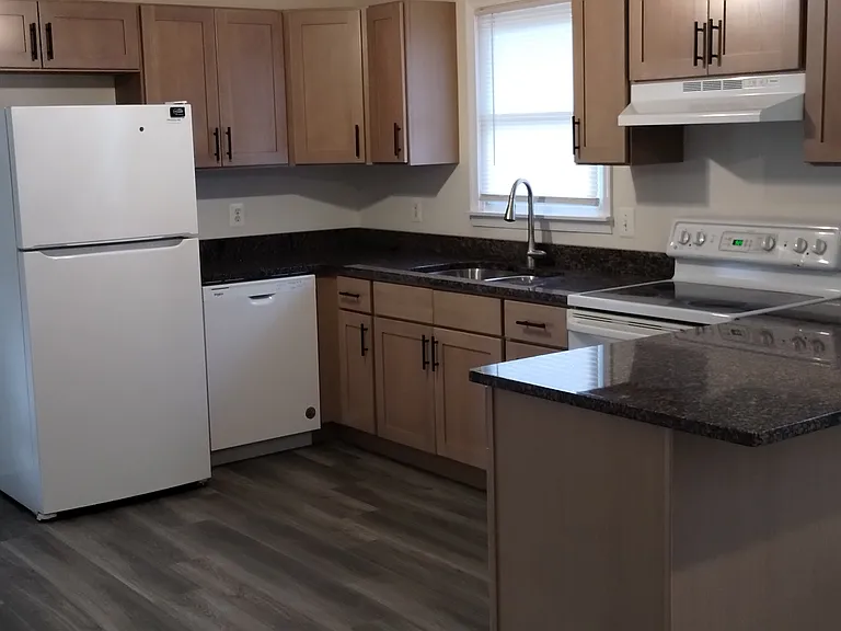 38385 Hills Ln — Photo 2