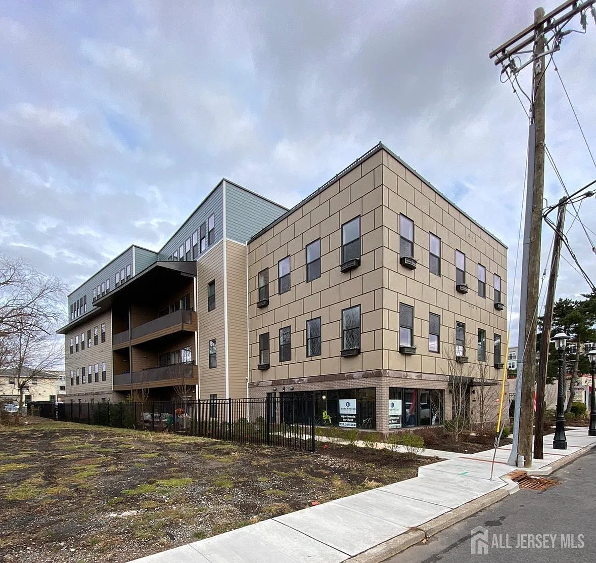 2 bed, 2.0 bath, 1164 sqft, $3,100 — Photo 1
