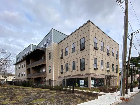 22 Center St #203, Metuchen, NJ 08840