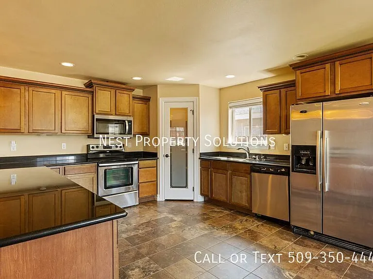 547 S Bayside St — Photo 11