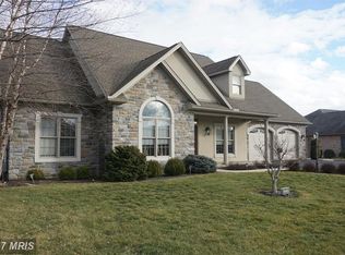 320 Suelinn Dr, Chambersburg, PA 17201