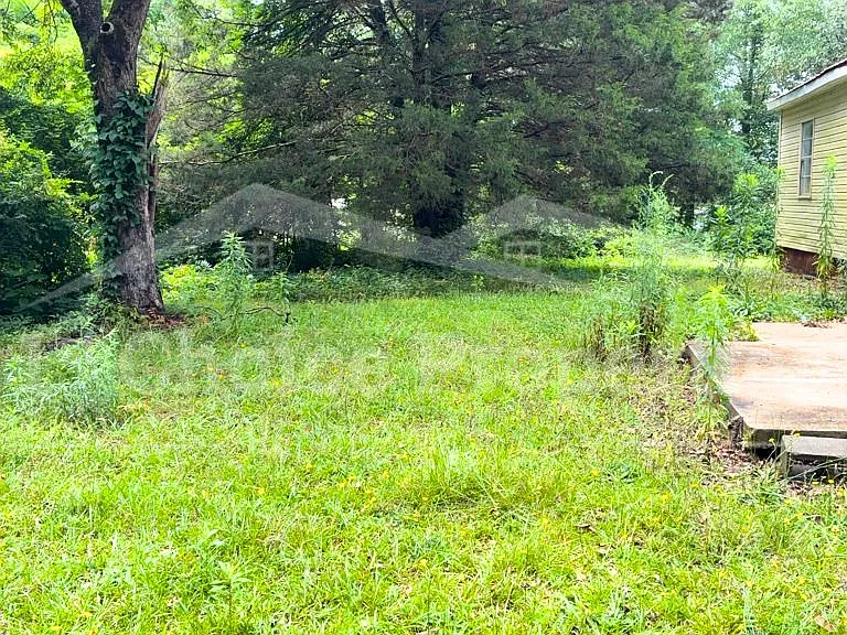 284 Lee Rd — Photo 2