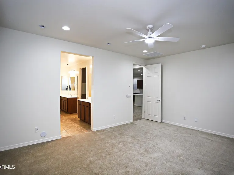 879 W Finch Dr — Photo 33