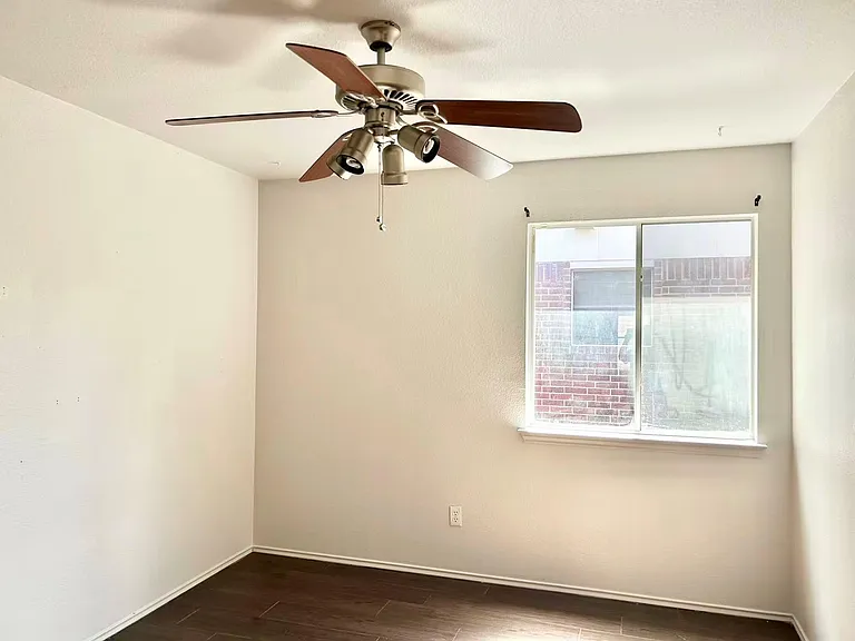 615 Settlement St — Photo 23