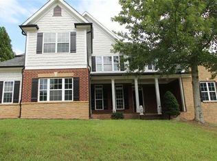 9195 Hannahs Crossing Dr, Gainesville, GA 30506