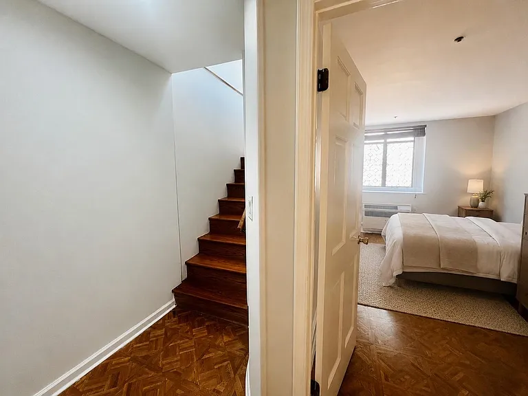 820 Hudson St #2-6 — Photo 7
