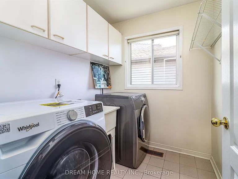 2832 Galleon Cres — Photo 20