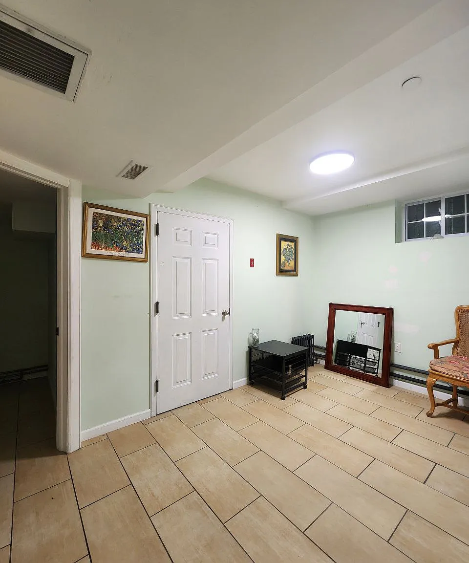 2 bed, 824 sqft, $2,500 — Photo 3