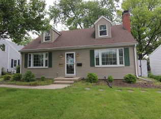 628 W Knoll Crest Dr, Peoria, IL