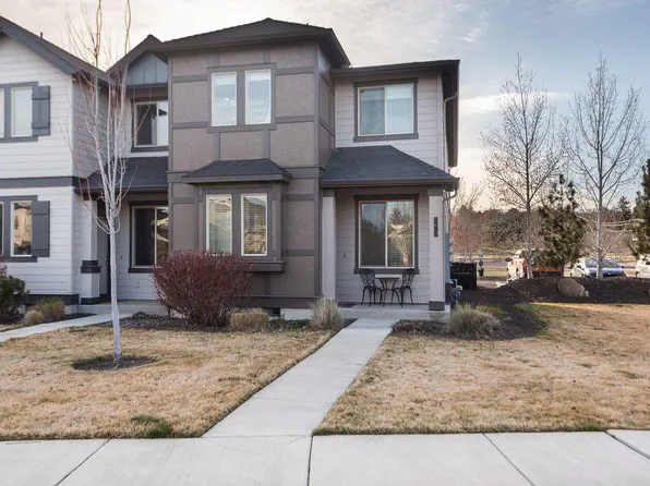 3179 SW 28th St, Redmond, OR 97756