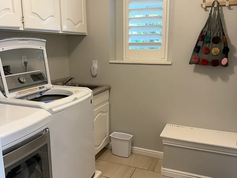 1458 E Snow Iris Cir — Photo 16