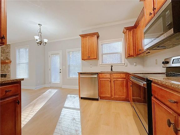 3rd image of 636 Royal Crest Ct