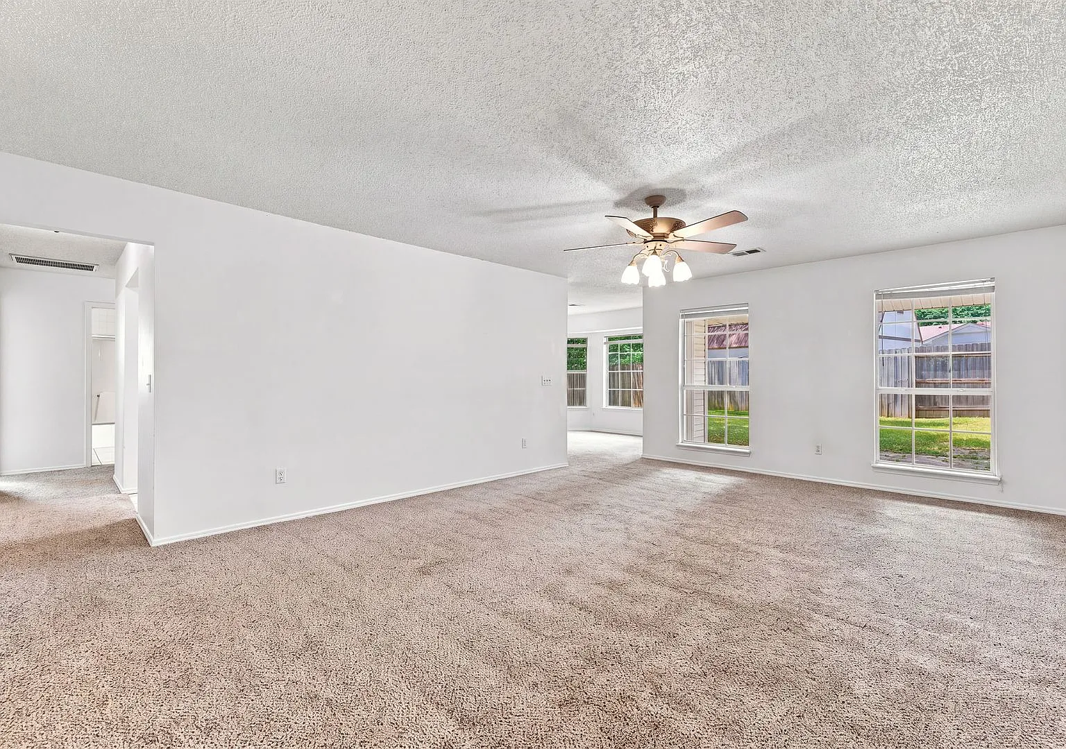 Quiet and Peaceful Duplex Near the Lake! — Photo 3