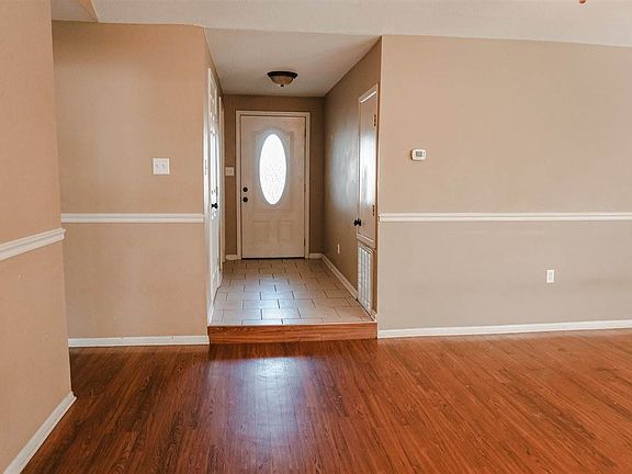 3rd image of 109 Catherine Dr