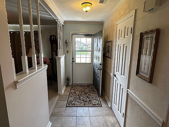 5th image of 933 Aspen Dr