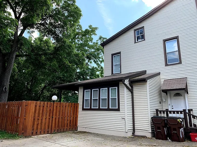 1917 Mills Ave #1 — Photo 12