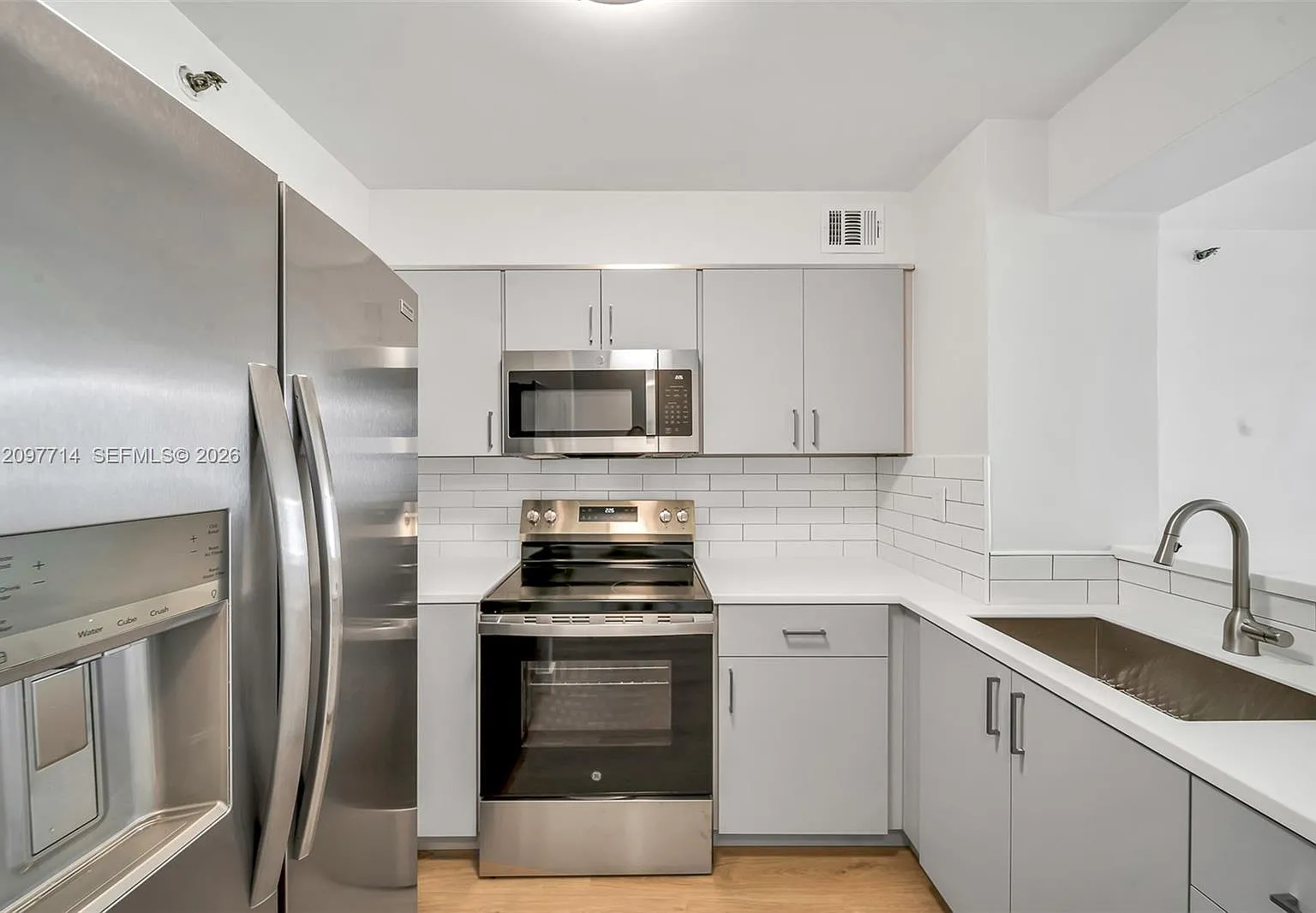Rioplaza Condominium Nort — Photo 2