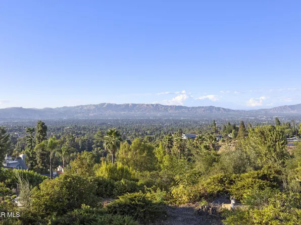 19715 Komar Dr, Tarzana, CA 91356