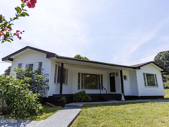 2nd image of 4109 Woodlawn Pike