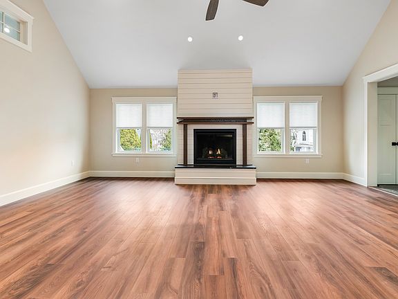 5th image of 669 Lincoln Ave