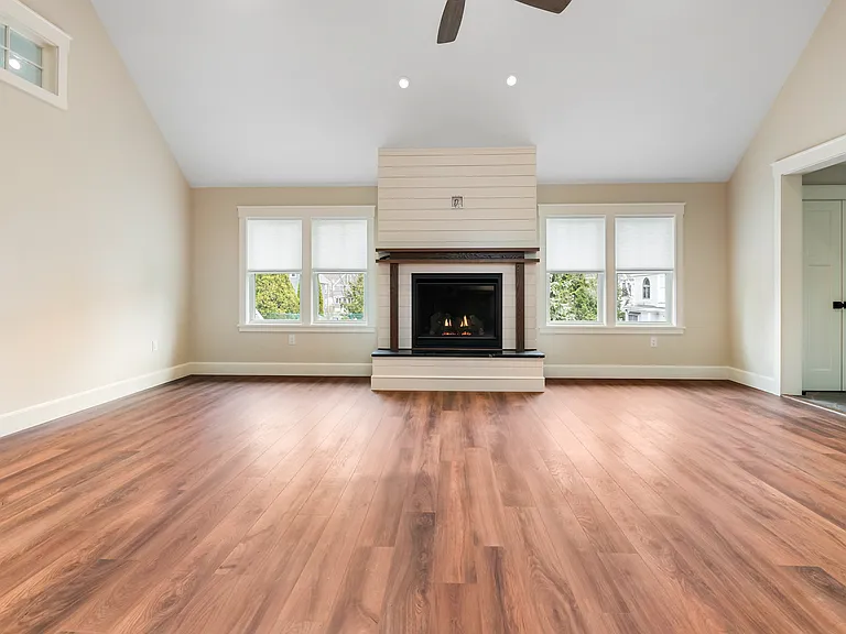 669 Lincoln Ave — Photo 5
