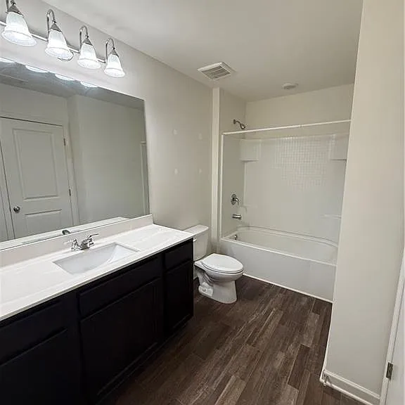 2330 McKenna Square Dr — Photo 9