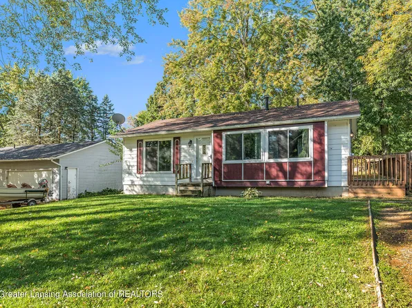 318 S Sherman St, Leslie, MI 49251