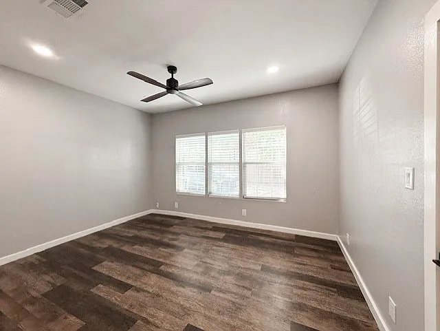 315 W Market St — Photo 17
