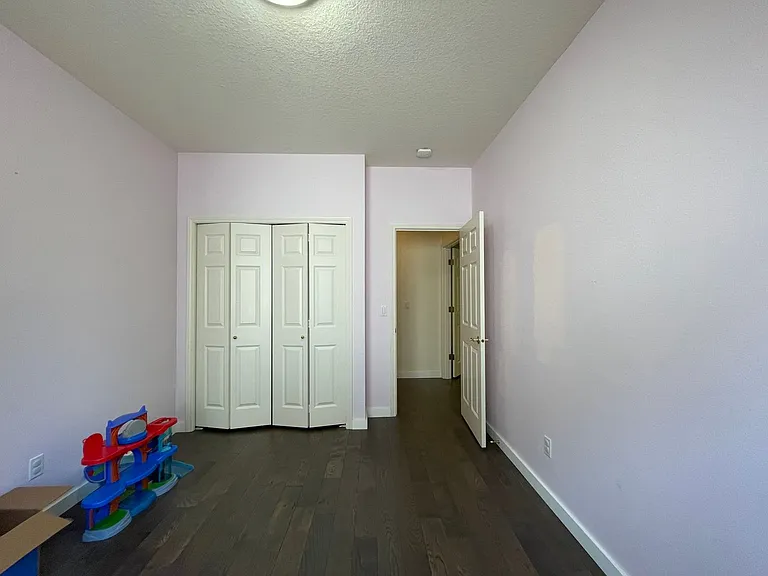 211 NW 110th Ave — Photo 32