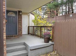 4 Brookview Ln, Troy, NY 12180