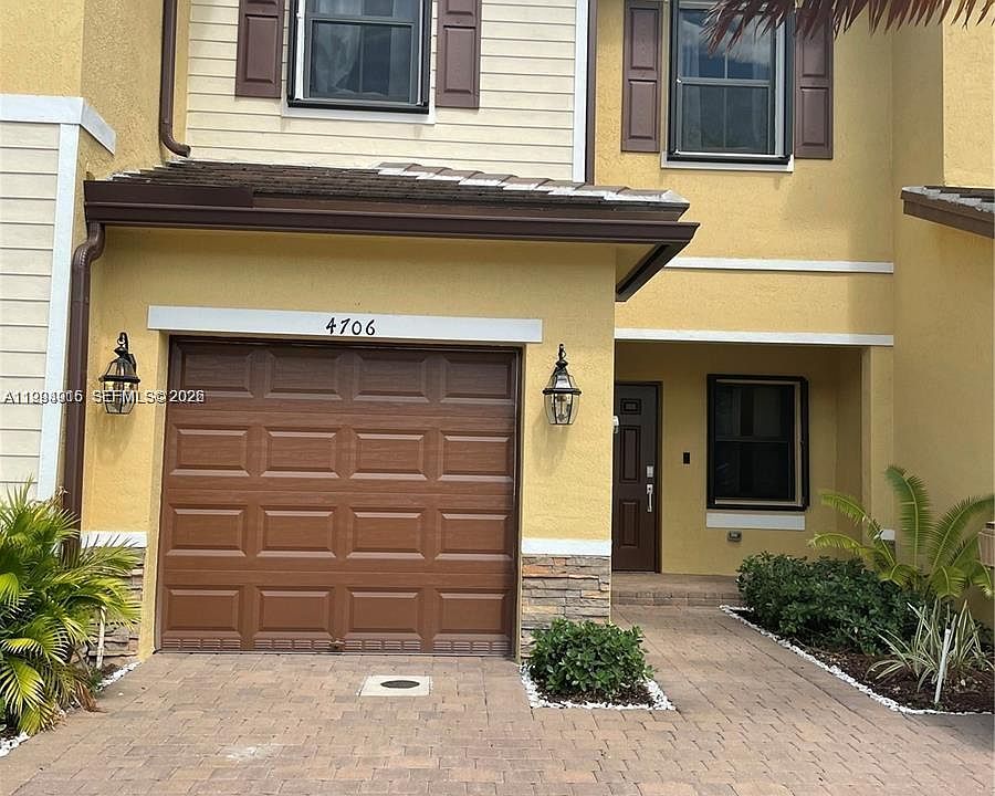 1st image of 4706 Santa Cruz Way