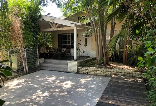 1243 Seward St Photo 1