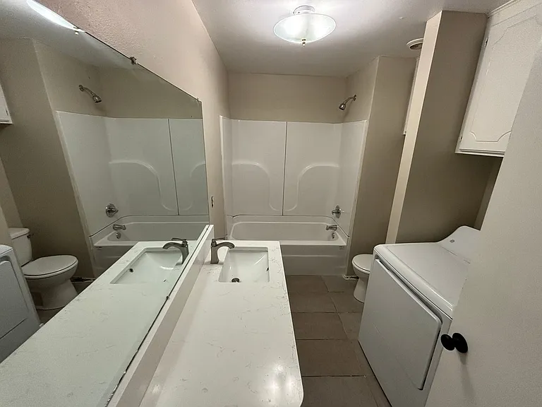 1015 N El Paso Ave — Photo 6