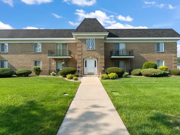 1238 Camellia Dr APT 11, Munster, IN 46321