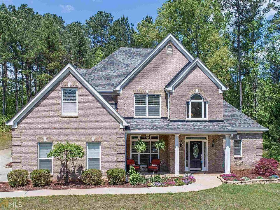 2nd image of 809 Huiet Dr