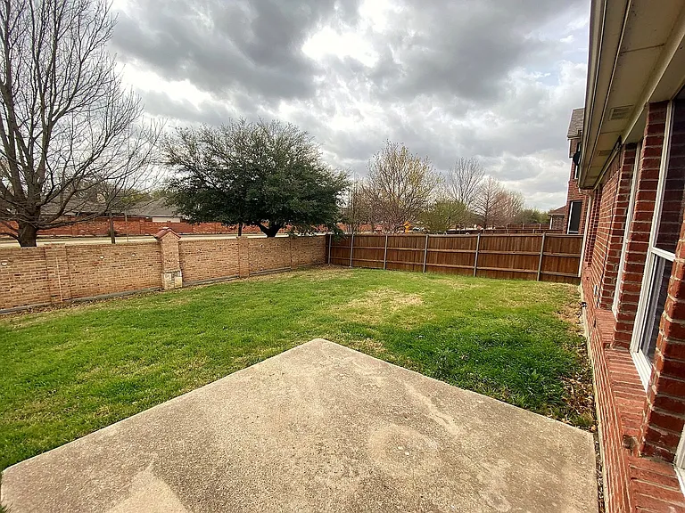 5668 Imperial Meadow Dr — Photo 37
