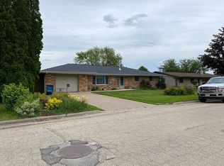 10484 Saint Joseph Dr, Dubuque, IA 52003