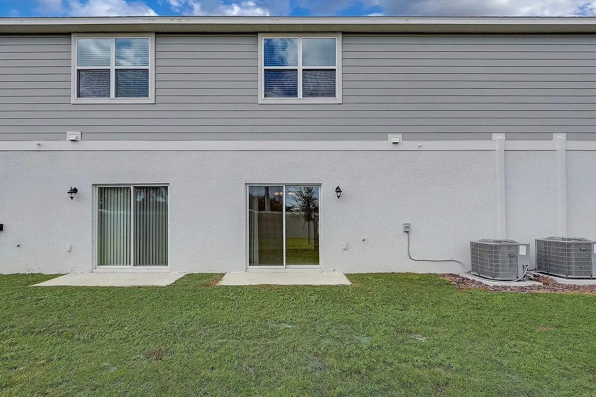 Building Photo - Simmons Trace