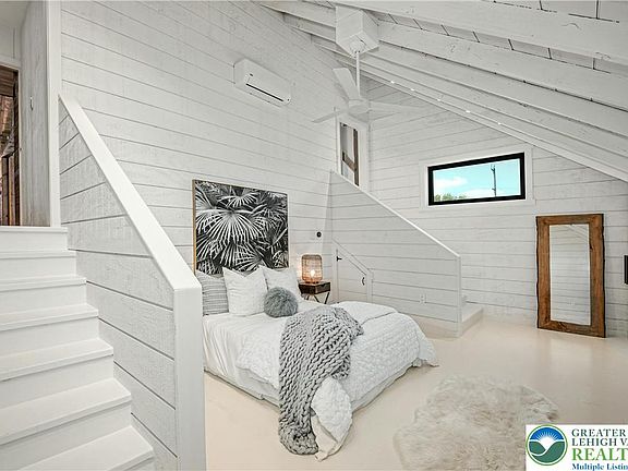 30th image of this home