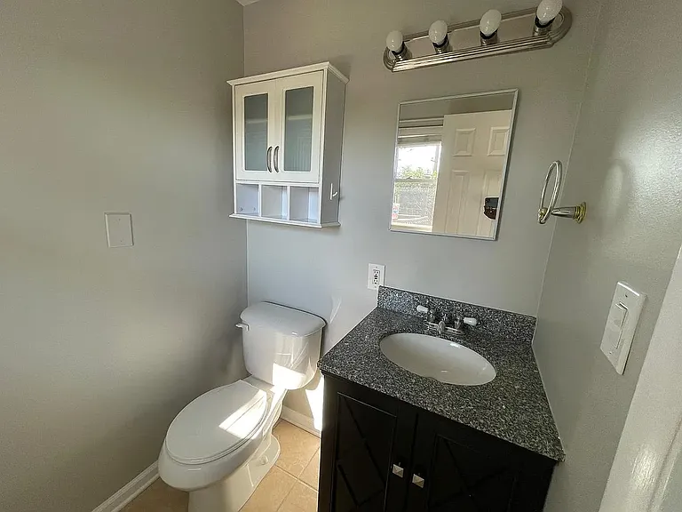 1210 Fairlane Dr — Photo 8