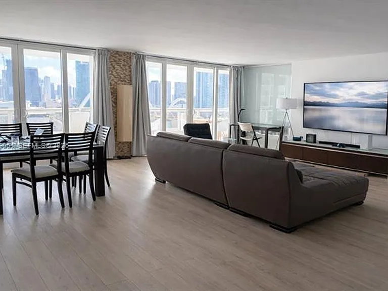 1717 N Bayshore Dr #A-2654 — Photo 2