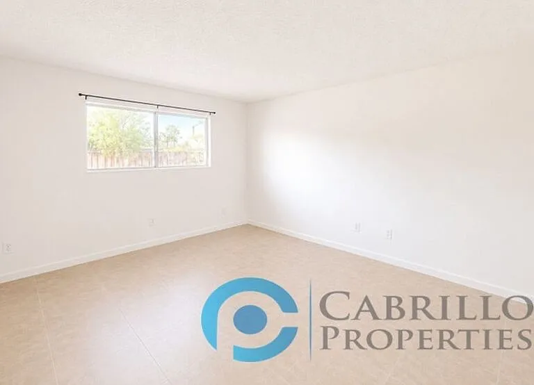 925 Martin Dr #2 — Photo 13