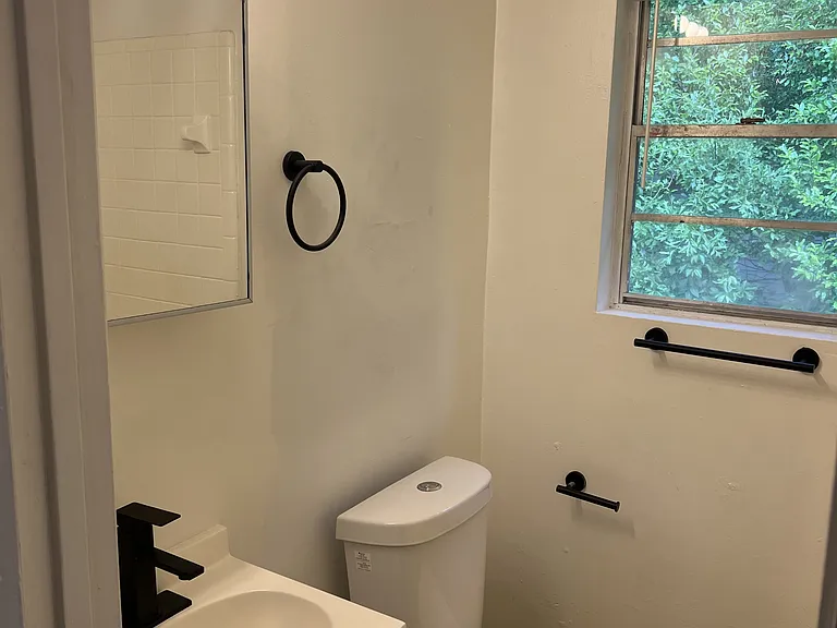 1156 Triple Hill Dr #B — Photo 18