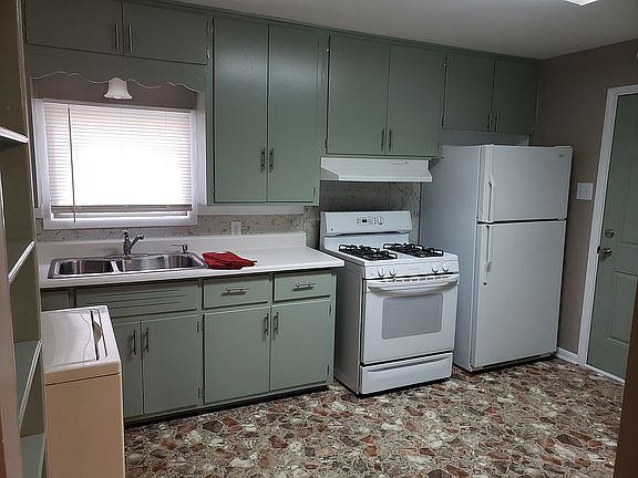 3rd image of 1535 W Crawford Ave