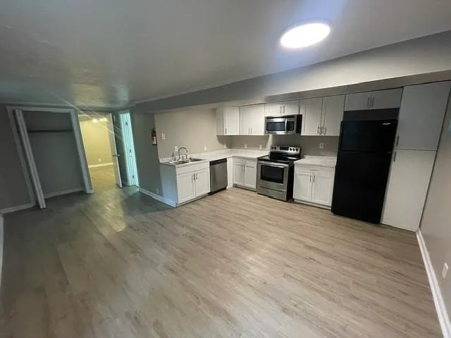 1 bed, 1.0 bath, $825 — Photo 2