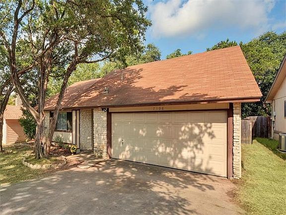 Cute three bedroom home off Williams Cannon and close to tons of amenities!